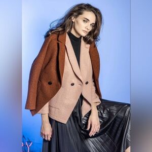 212 GOODS University Place Jacket In Raspberry